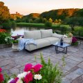 2-Sitzer Gartensofa – Wetterfest, Modern & Stilvoll für den Außenbereich Hellgrau Sumba Stoff 7064.jpg